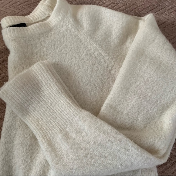 Olivaceous white women’s soft sweater L long sleeve tie front scoop neck fitted - Picture 13 of 13